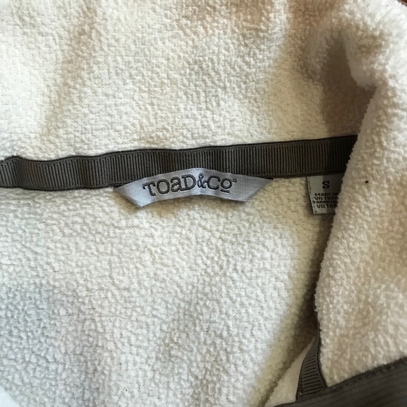 SOLDToad&Co Liftie Polar Bear Pullover Fleece - Picture 3 of 6